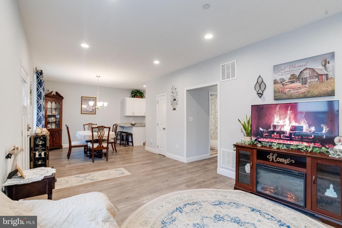 708 Hyde Park Road photo 10