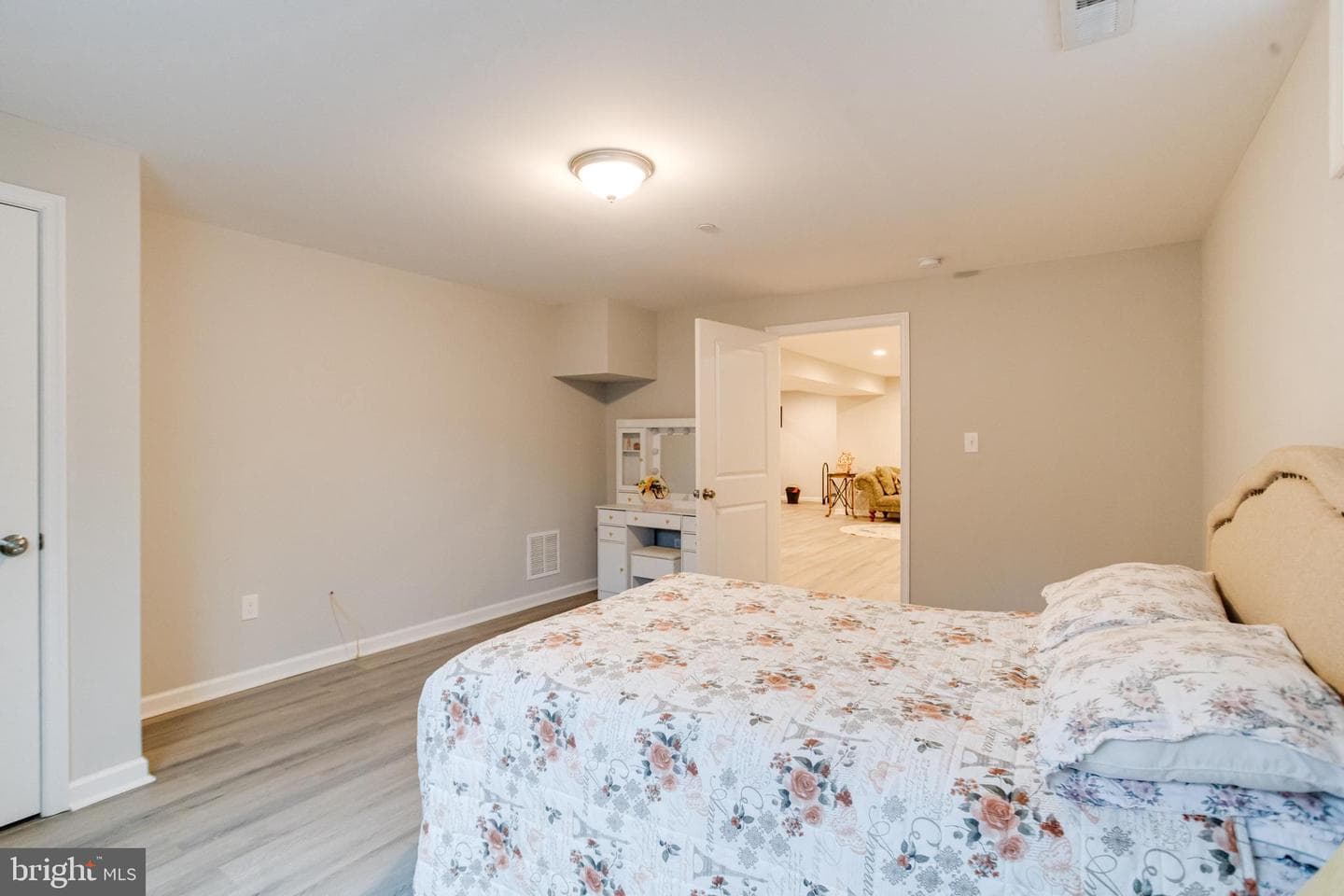 708 Hyde Park Road photo 58