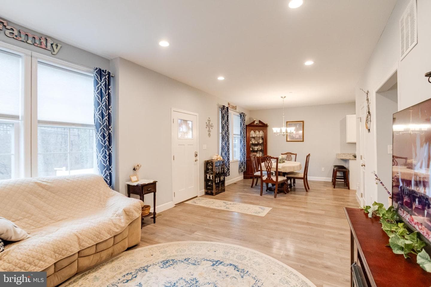 708 Hyde Park Road photo 8