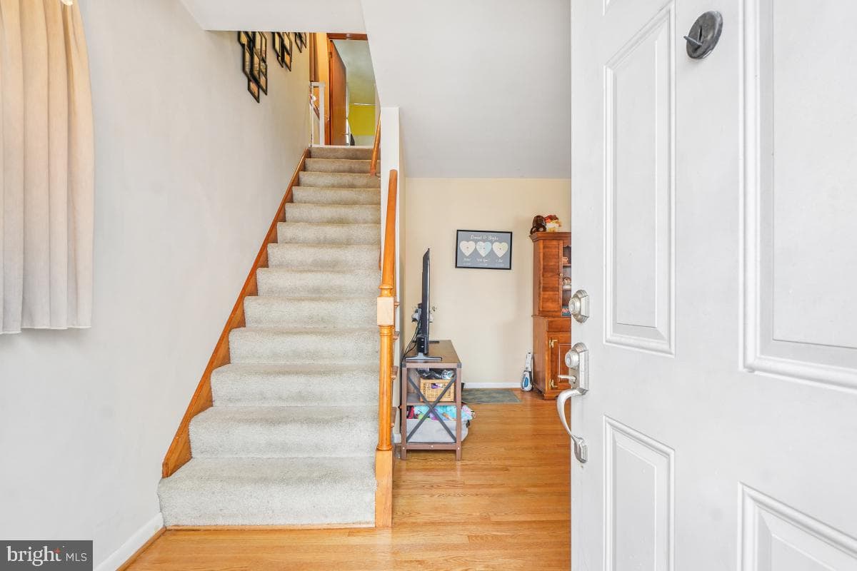 8013 Neighbors Avenue photo 3