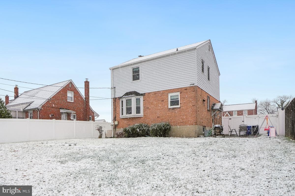 8013 Neighbors Avenue photo 31
