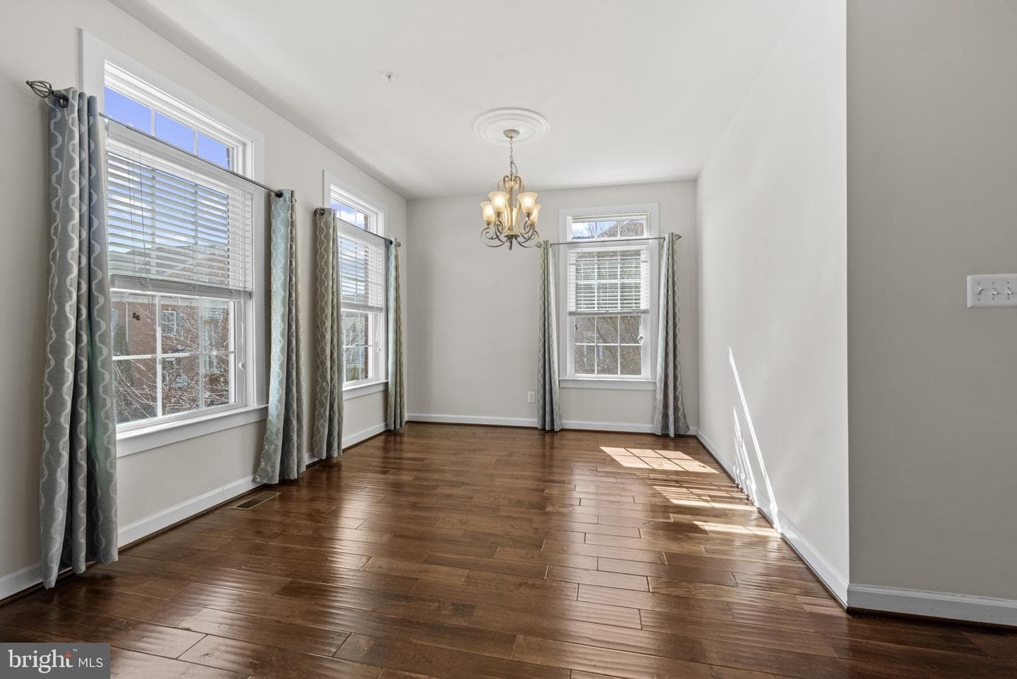 8700 Springvale Drive photo 9