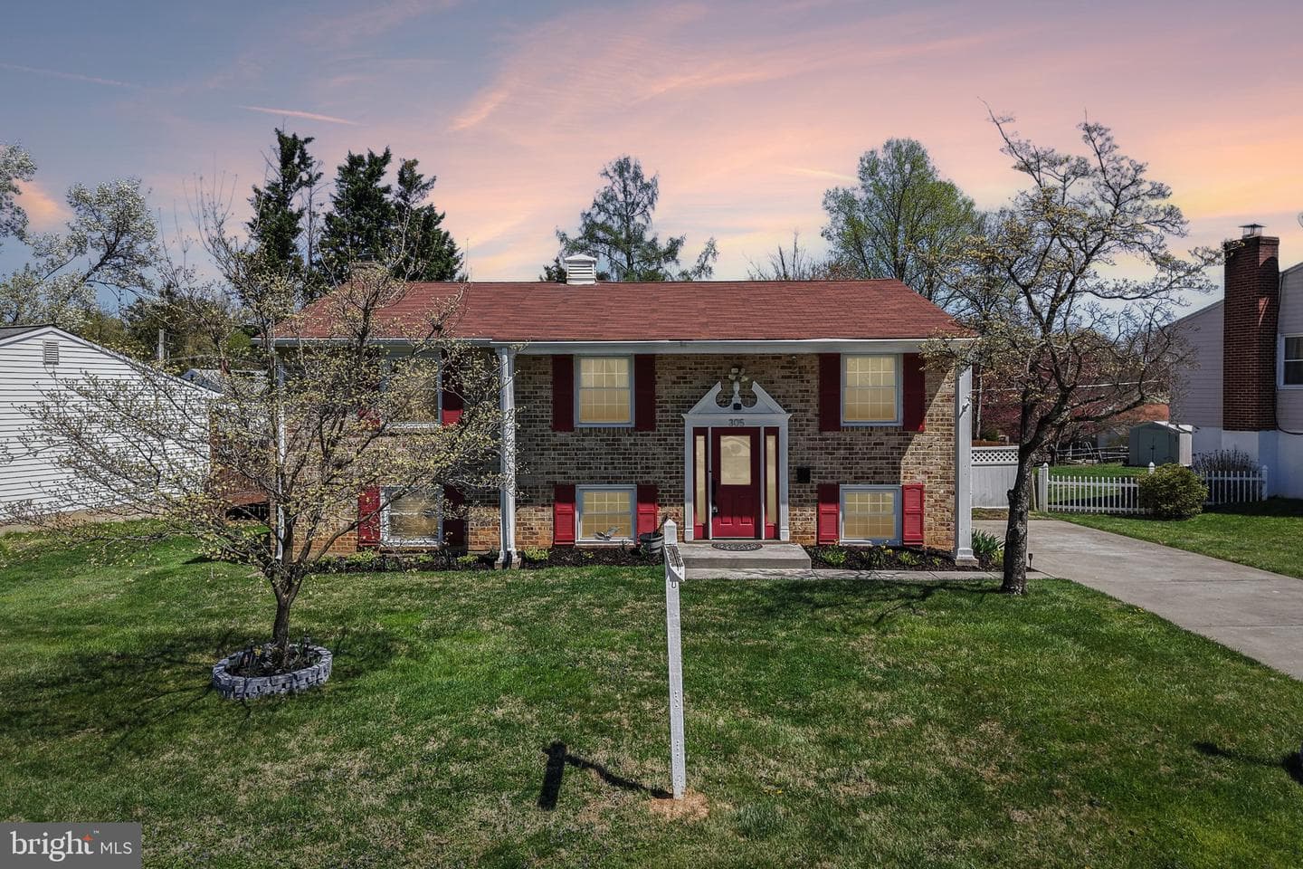 305 Janet Road photo 2