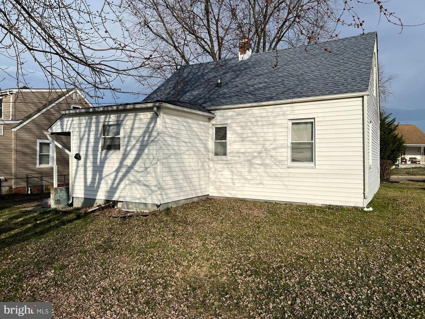 54 Riverside Road photo 12
