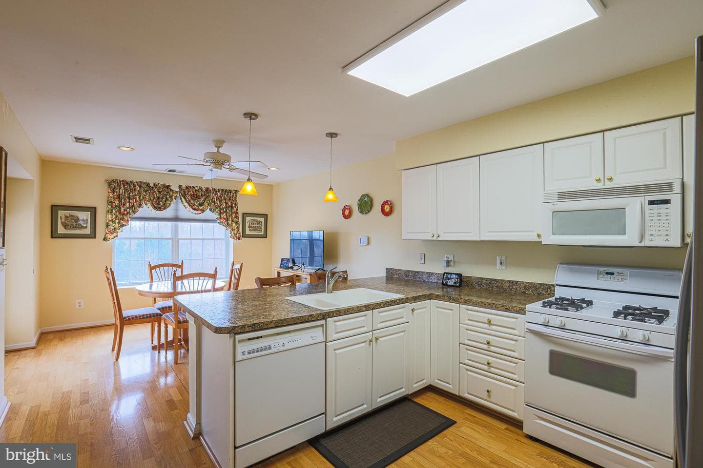 600 Straffan #405 photo 14