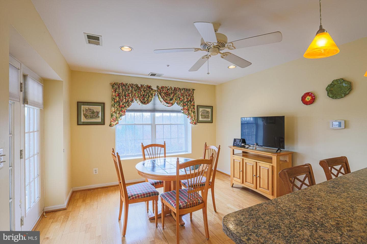 600 Straffan #405 photo 17