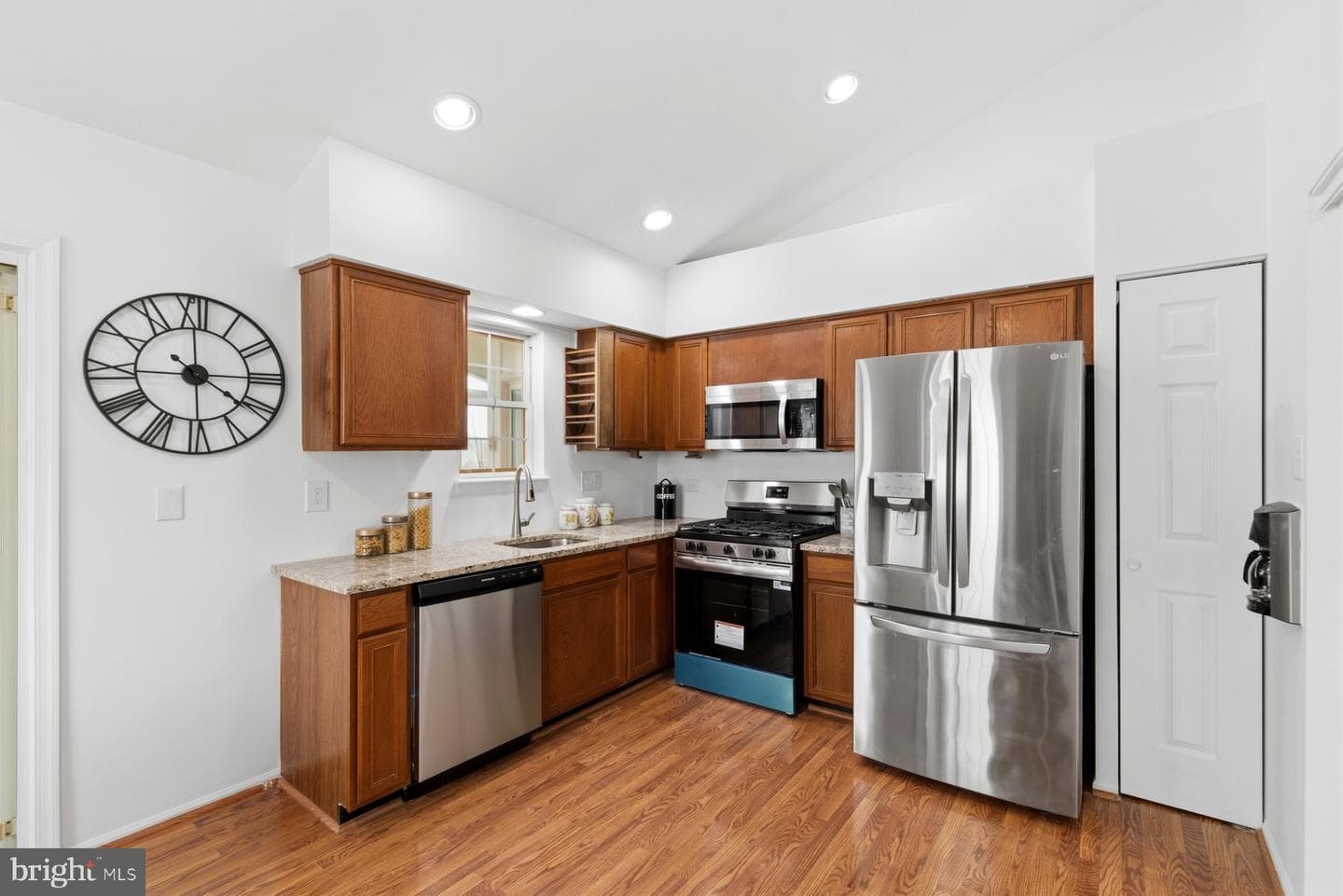 9015 Tarpleys Circle photo 11