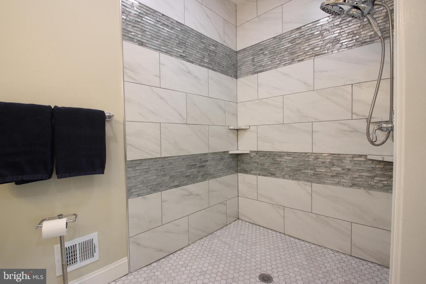 2011 Highland Ridge Drive photo 31