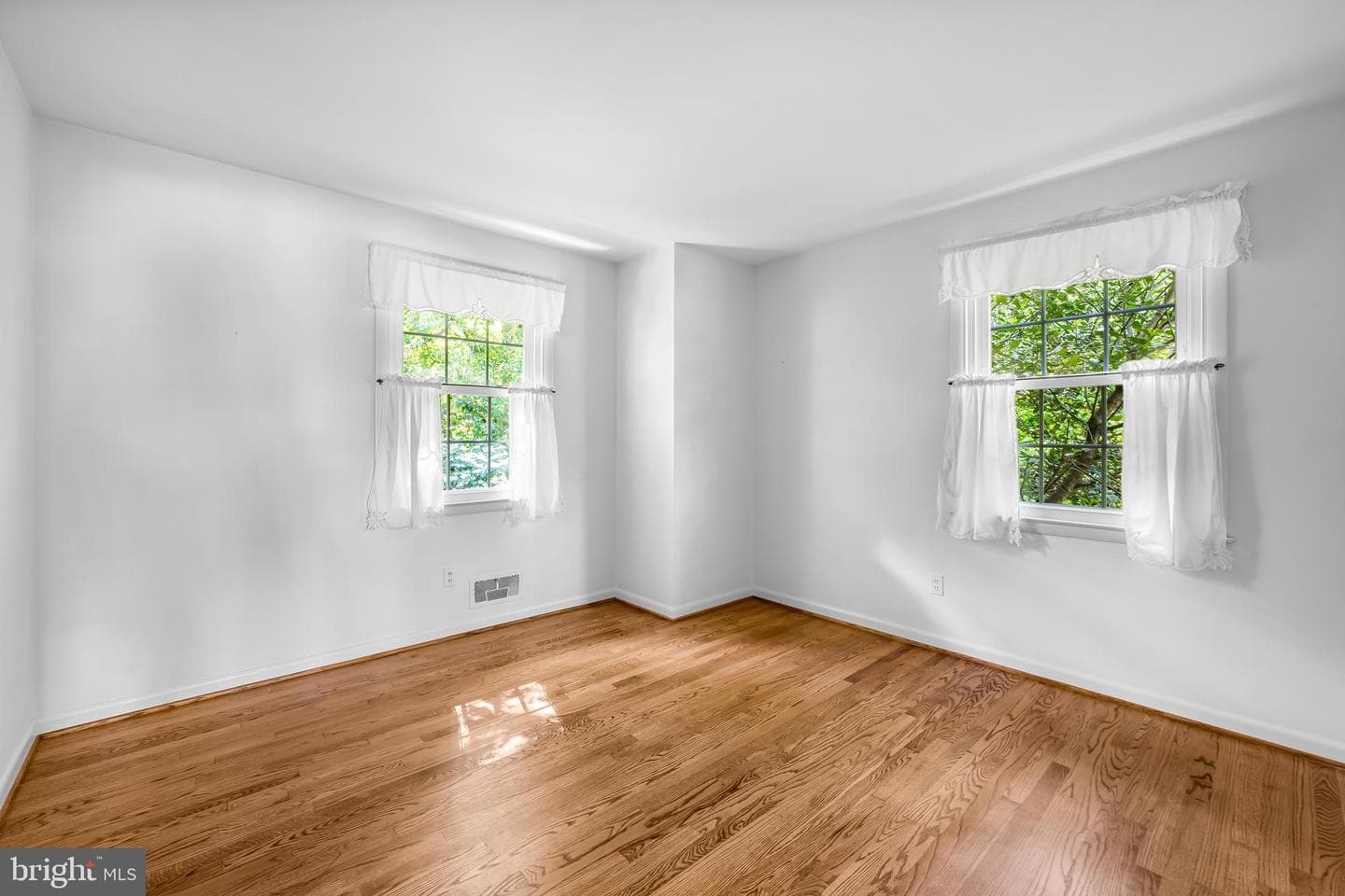 101 Daleview Court photo 27