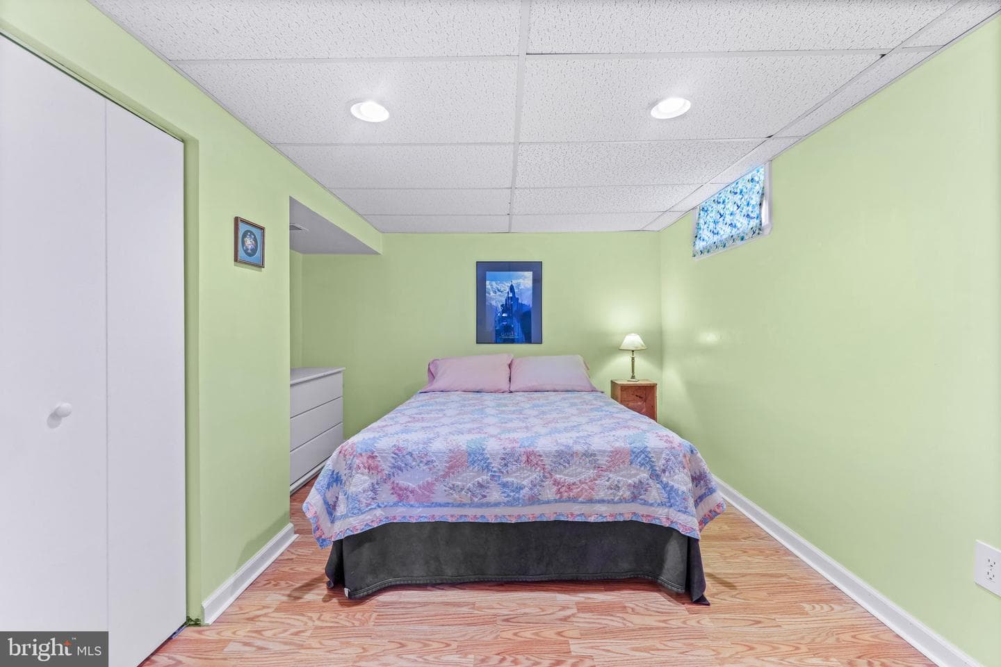 211 Bond Avenue photo 44