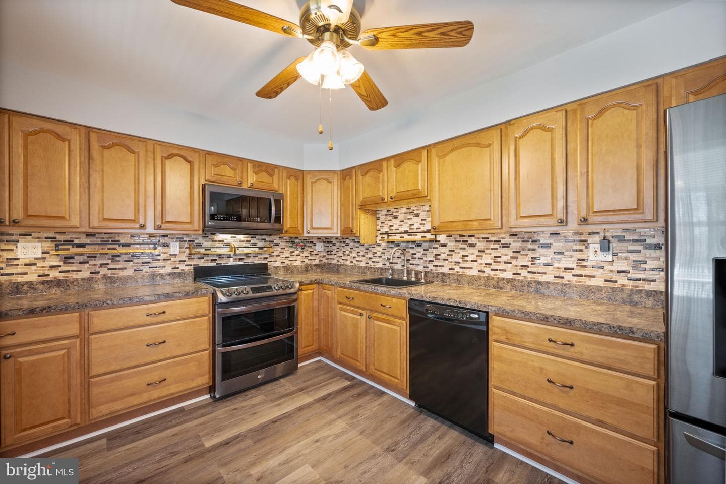 8626 Wise Avenue photo 12