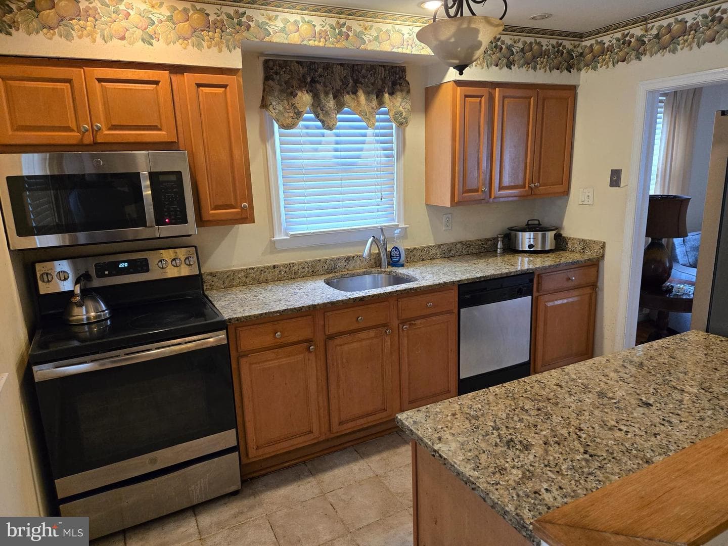 3661 Clifmar Road photo 3