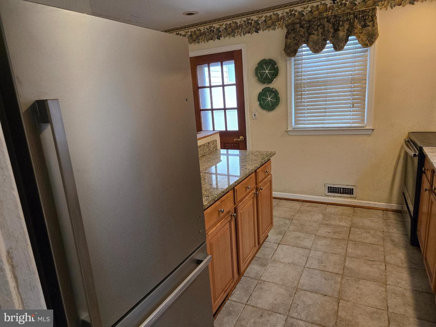 3661 Clifmar Road photo 4