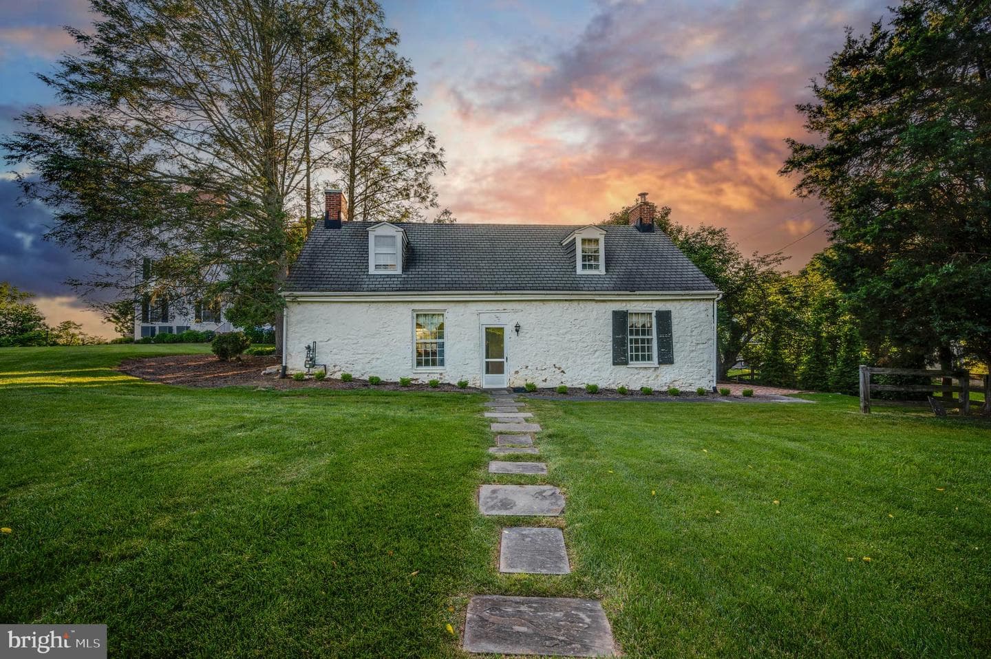 2207 Eastlake Road photo 12