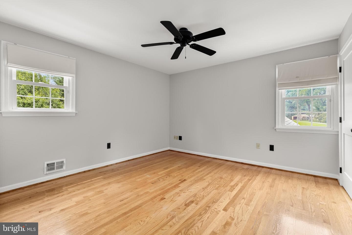 5 Barnstable Court photo 59
