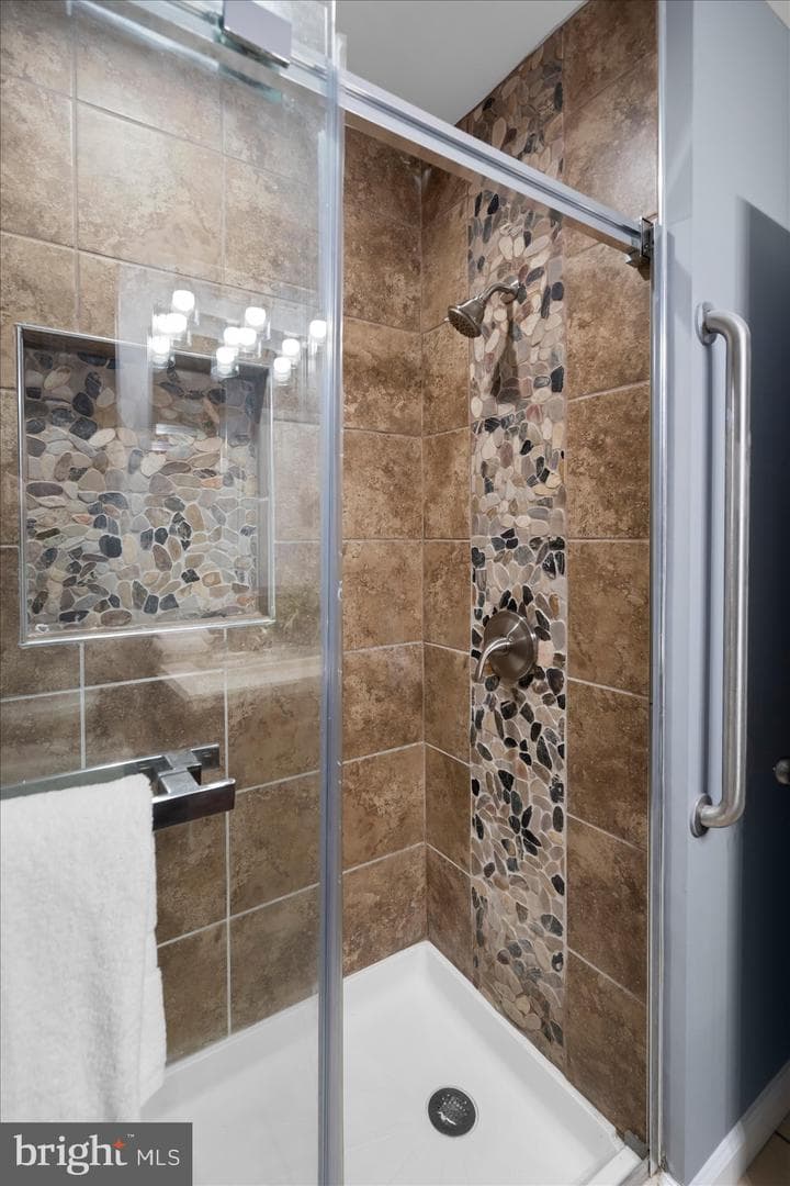 2715 Waldor Drive photo 20