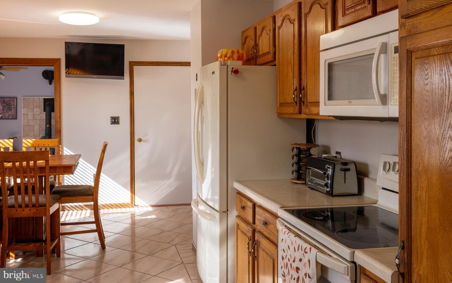 212 New Avenue photo 8