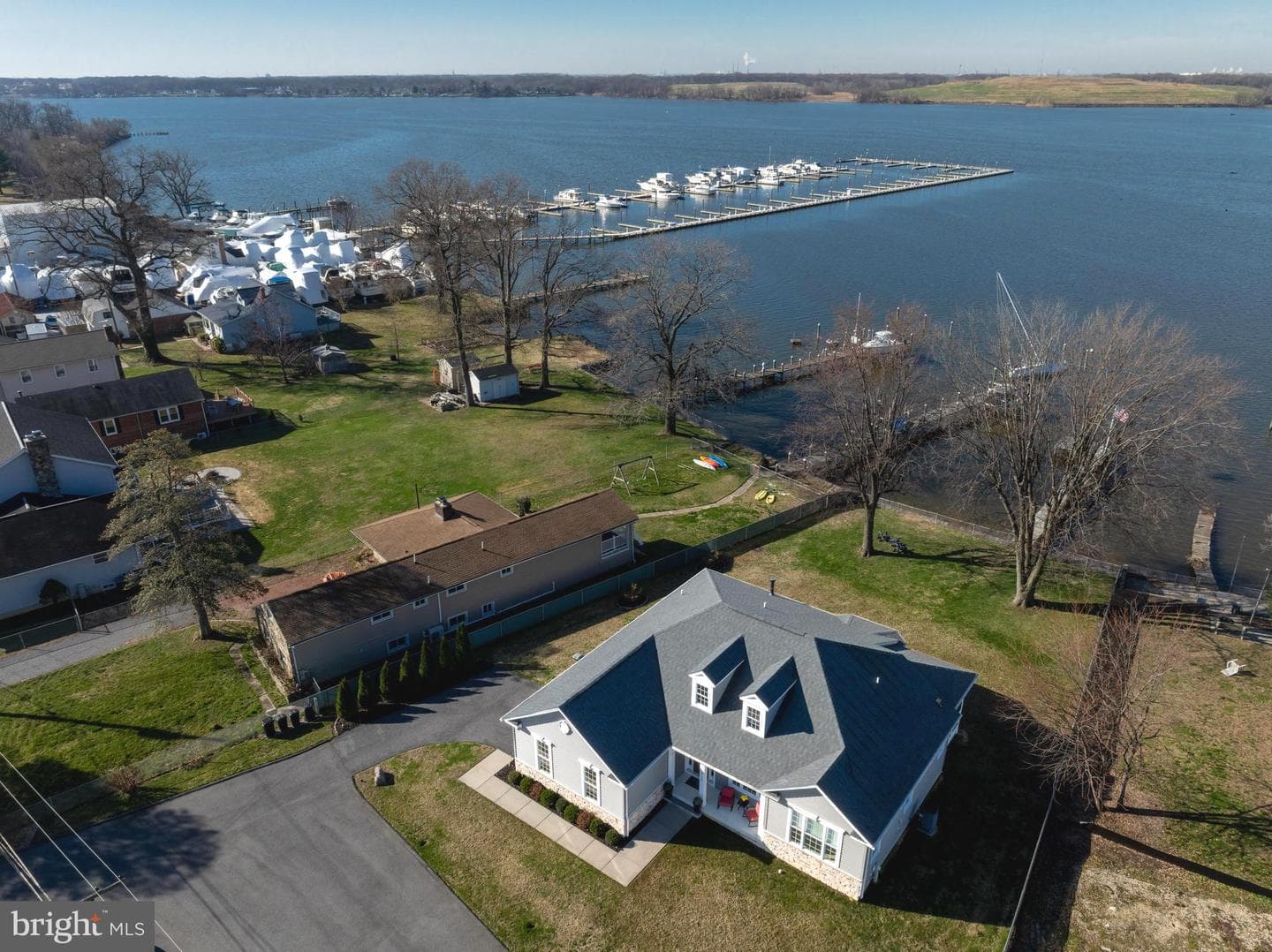 712 Riverside Drive photo 17