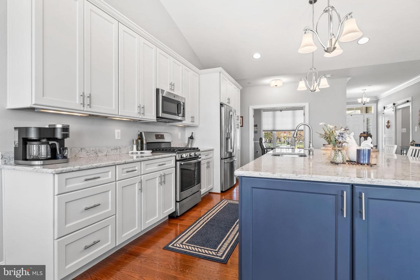 712 Riverside Drive photo 33