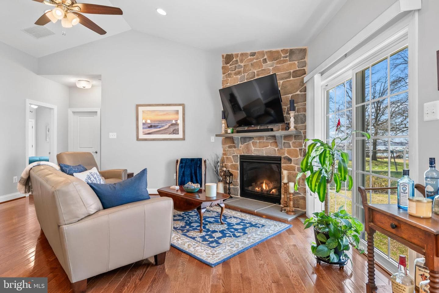 712 Riverside Drive photo 48