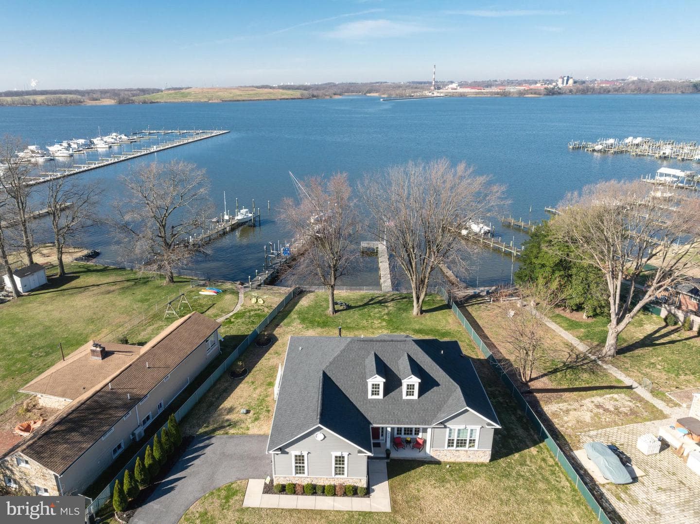 712 Riverside Drive photo 8