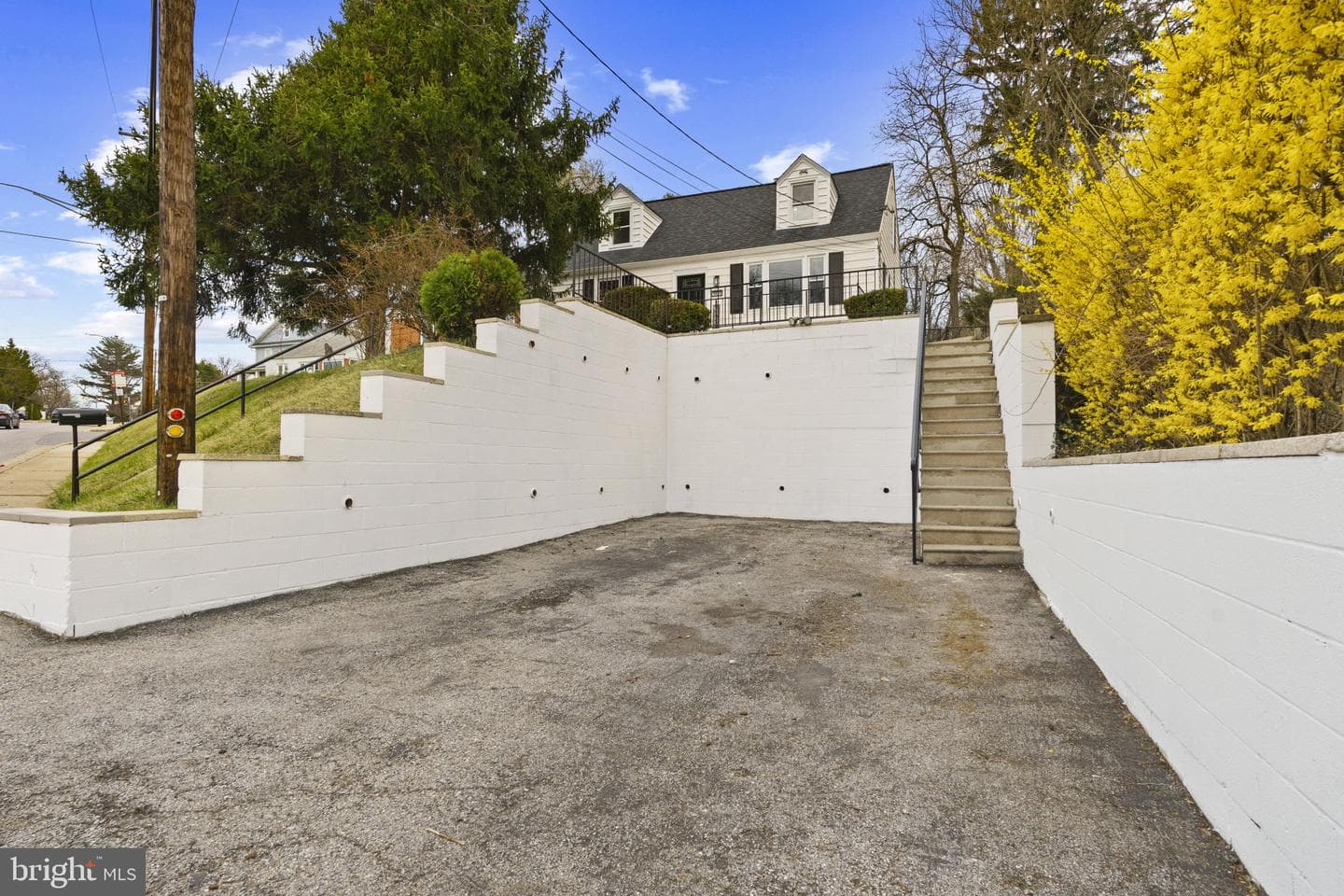 1911 Kernan Drive photo 3