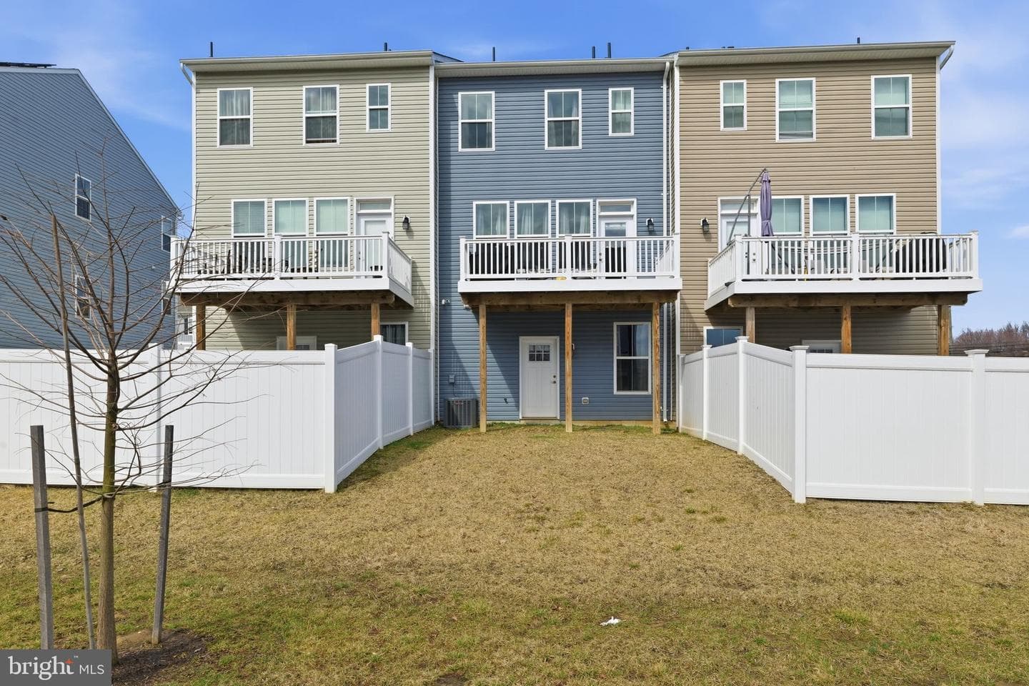 1403 Hudson View Road photo 3