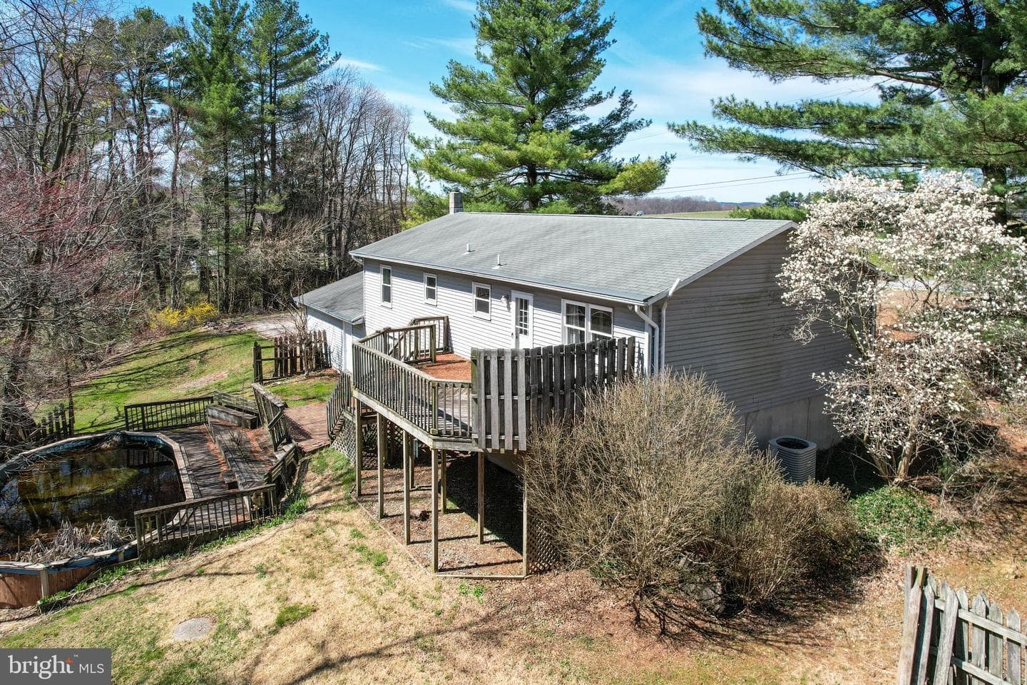 19535 Graystone Road photo 2