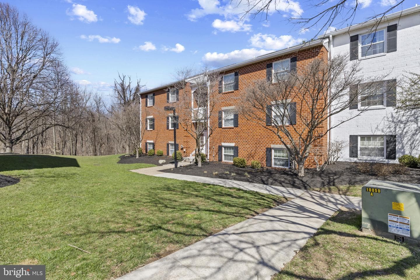 6 Gurteen Court #301 photo 4