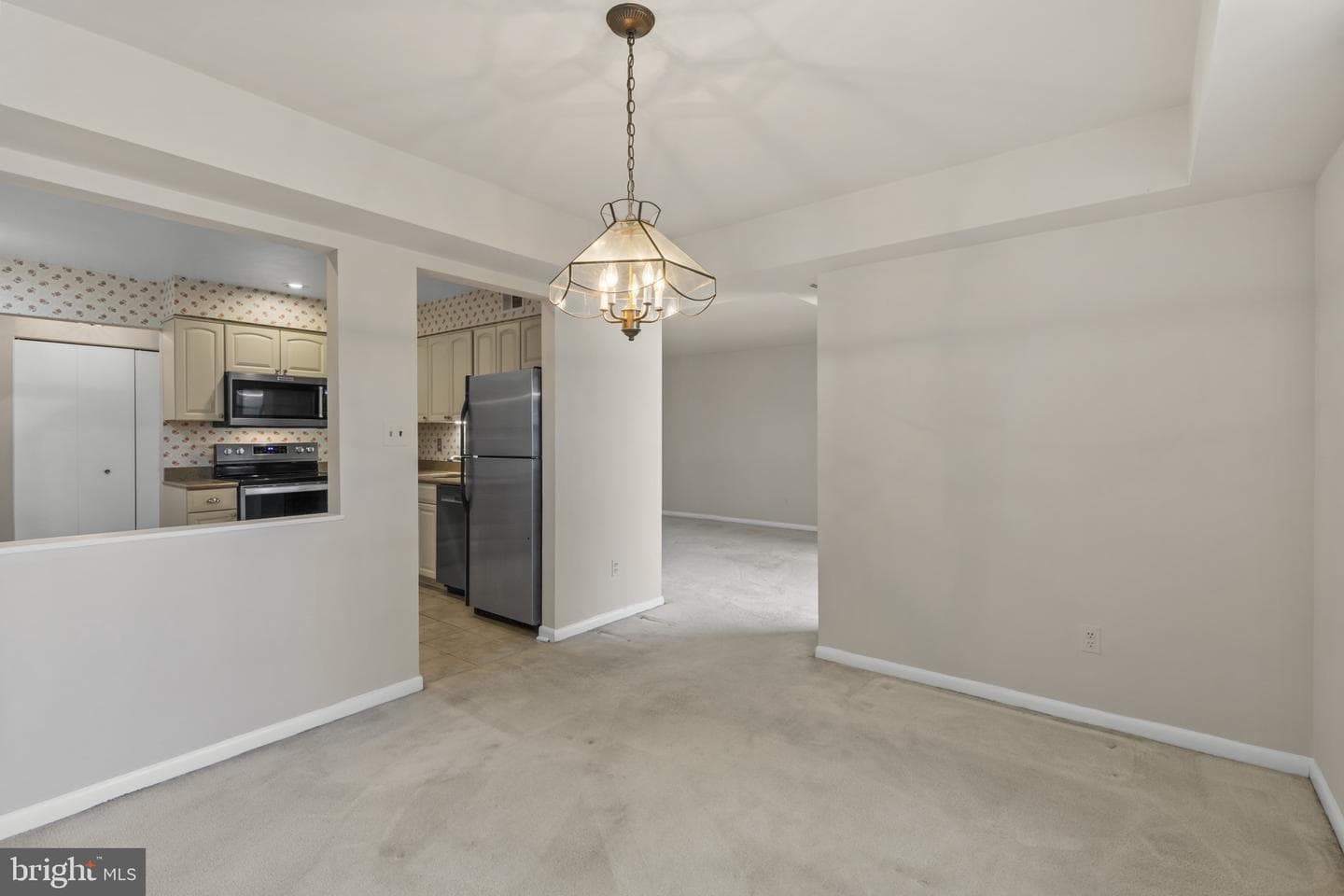6 Gurteen Court #301 photo 8