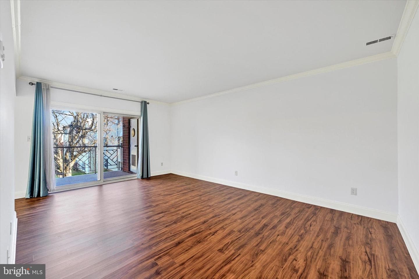 2 Elphin Court #202 photo 10