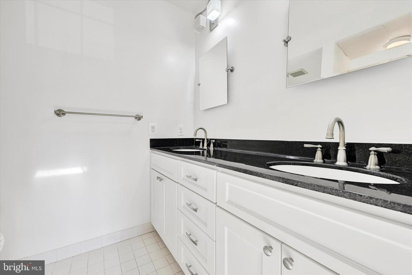 2 Elphin Court #202 photo 20