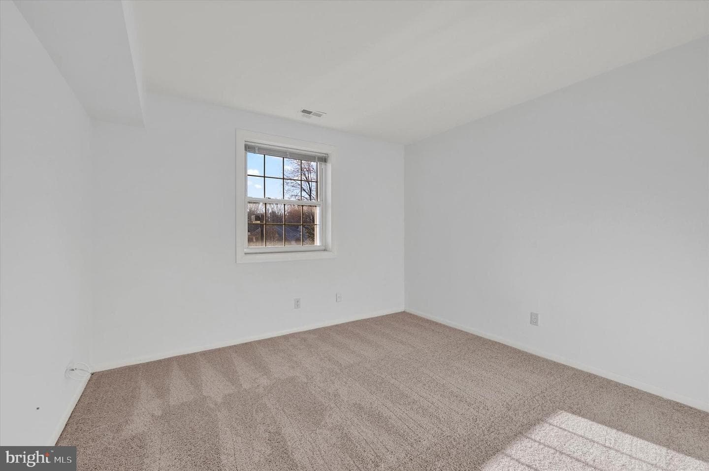 2 Elphin Court #202 photo 23