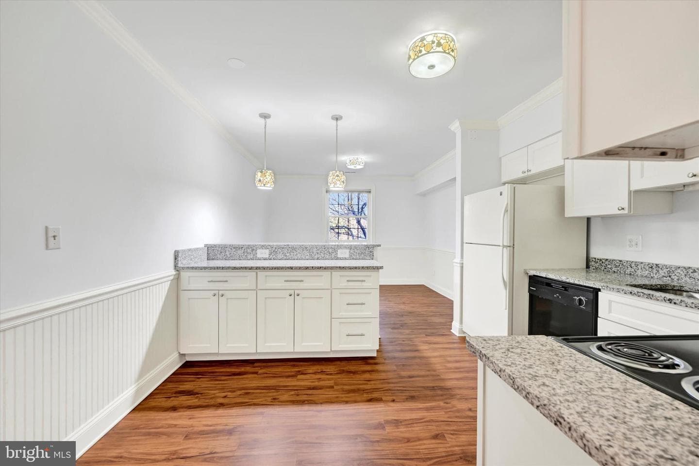 2 Elphin Court #202 photo 5