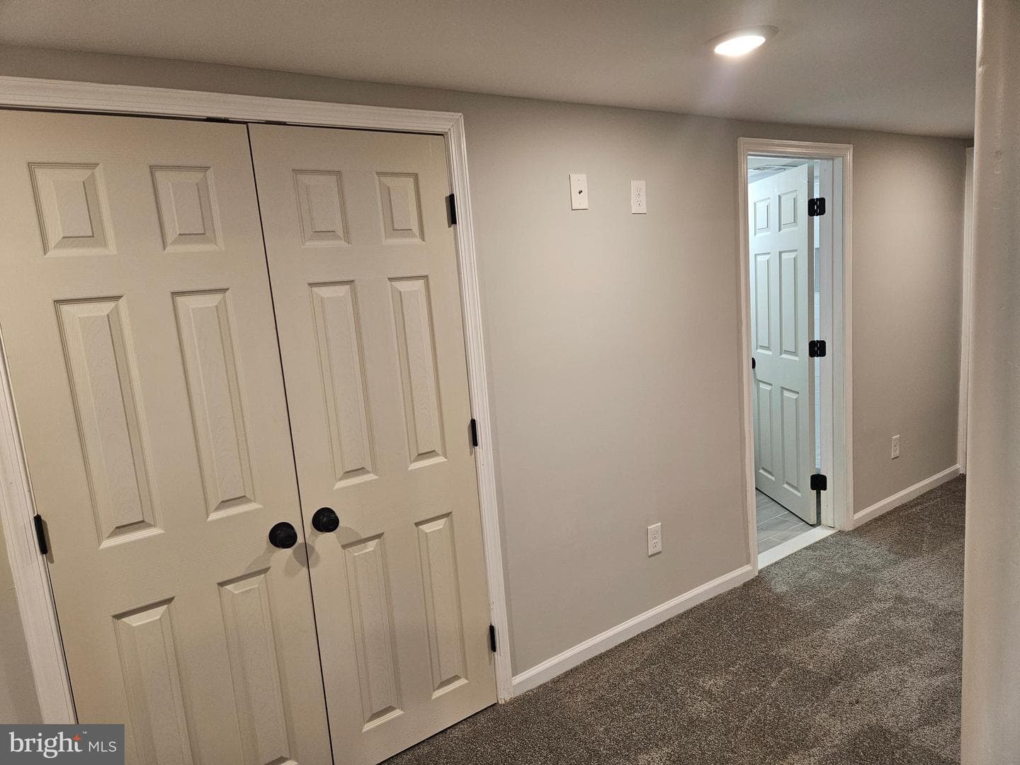 7913 Hilltop Avenue photo 22
