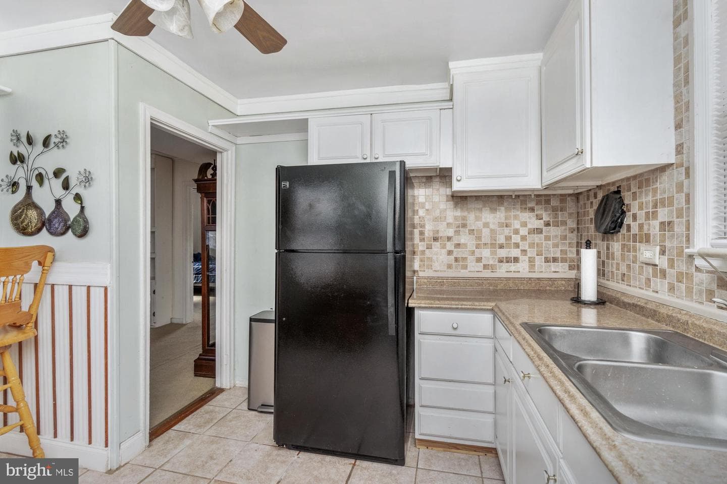 918 Renfrew Street photo 19
