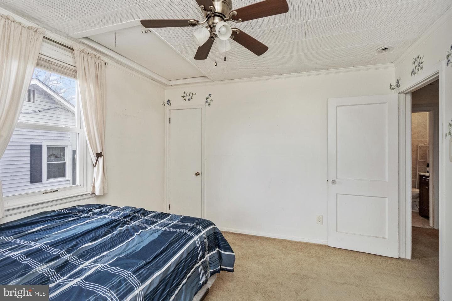 918 Renfrew Street photo 20