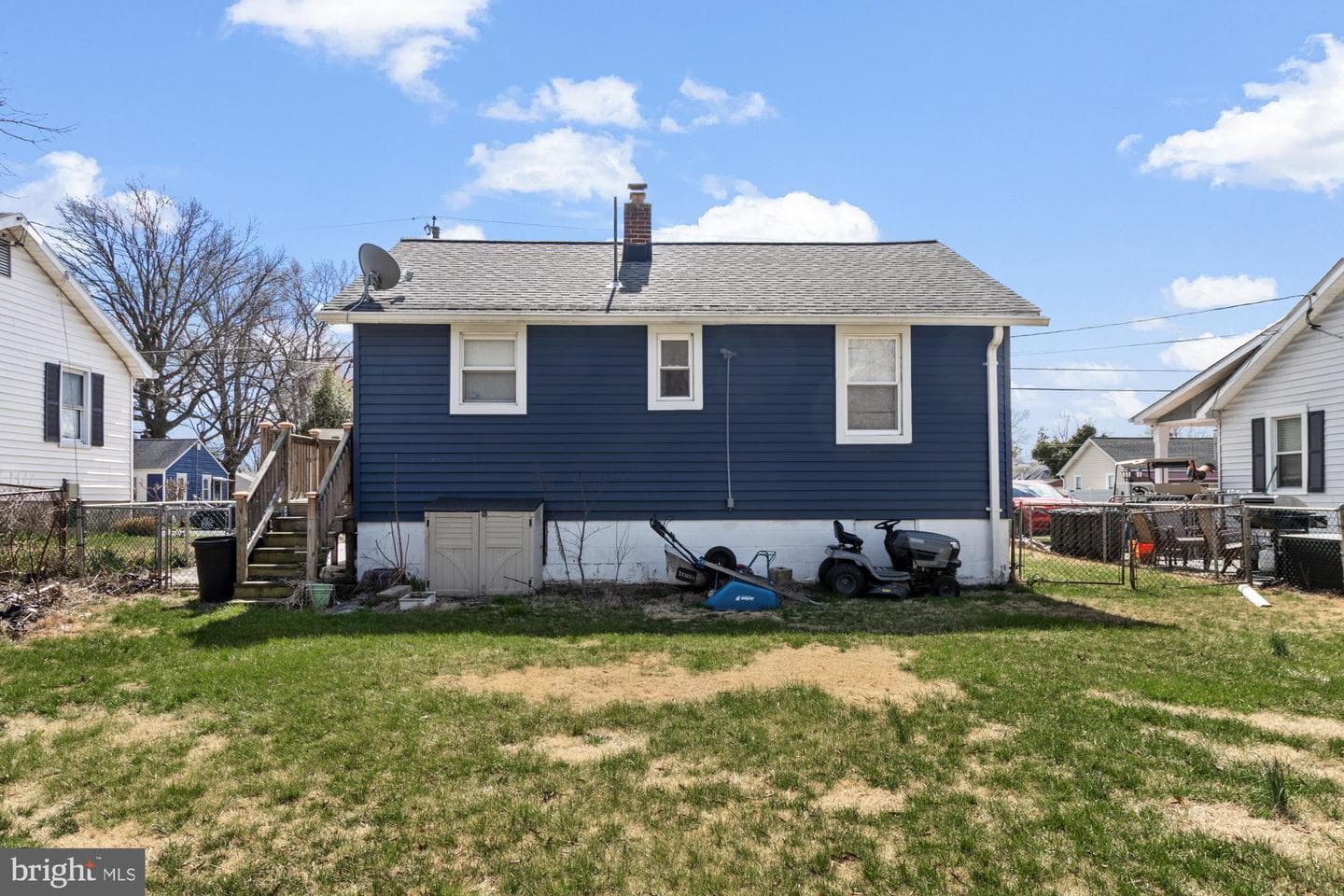 918 Renfrew Street photo 31
