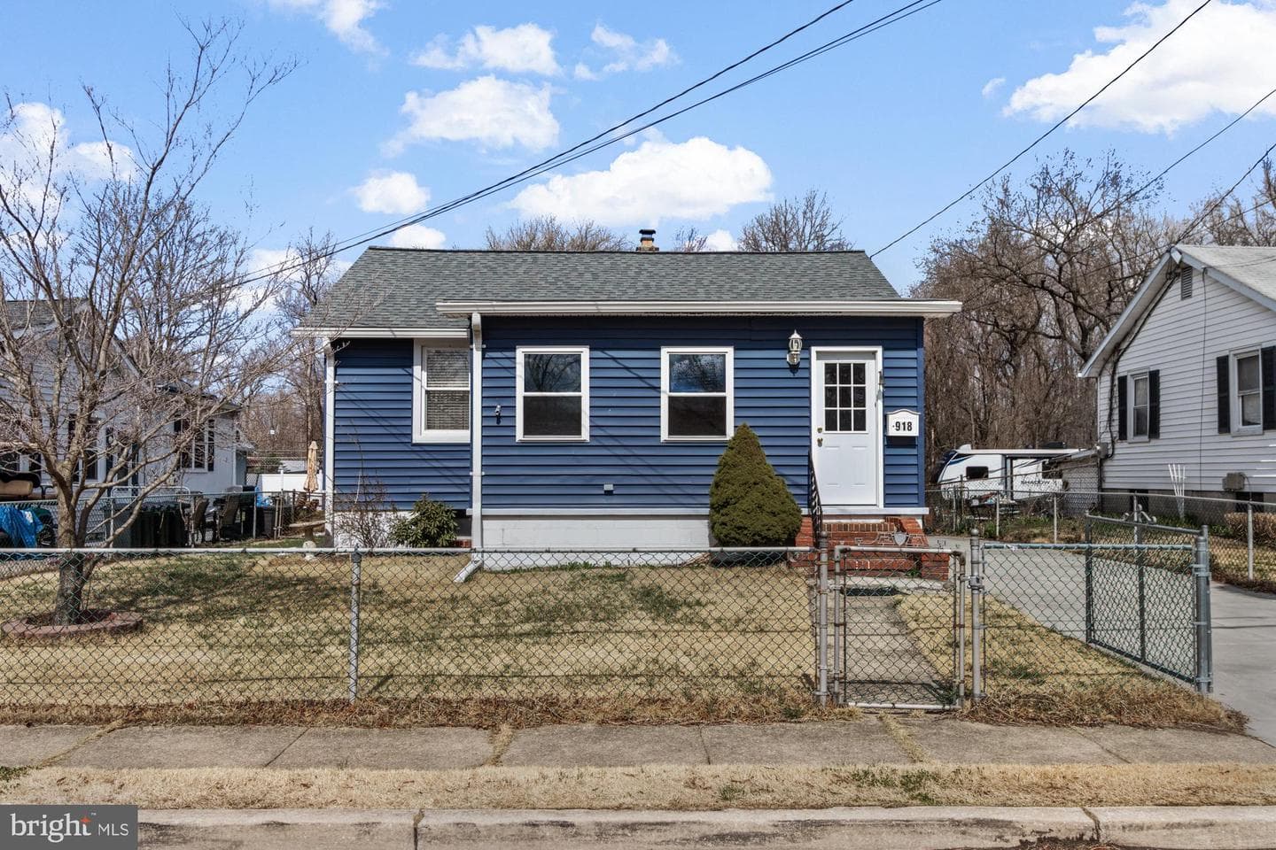 918 Renfrew Street photo 4