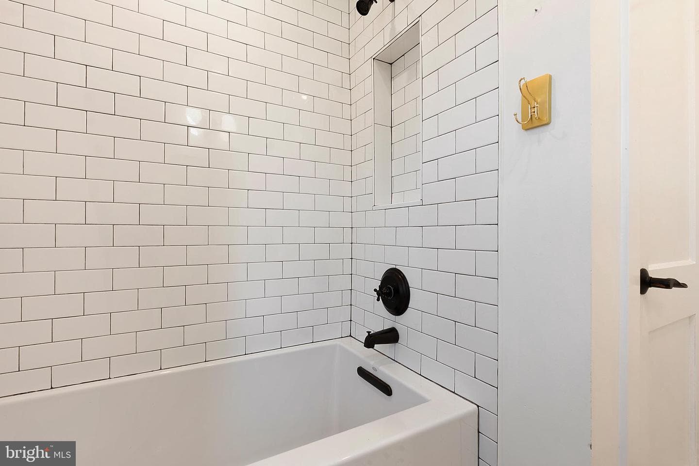 1569 Doxbury Road photo 28
