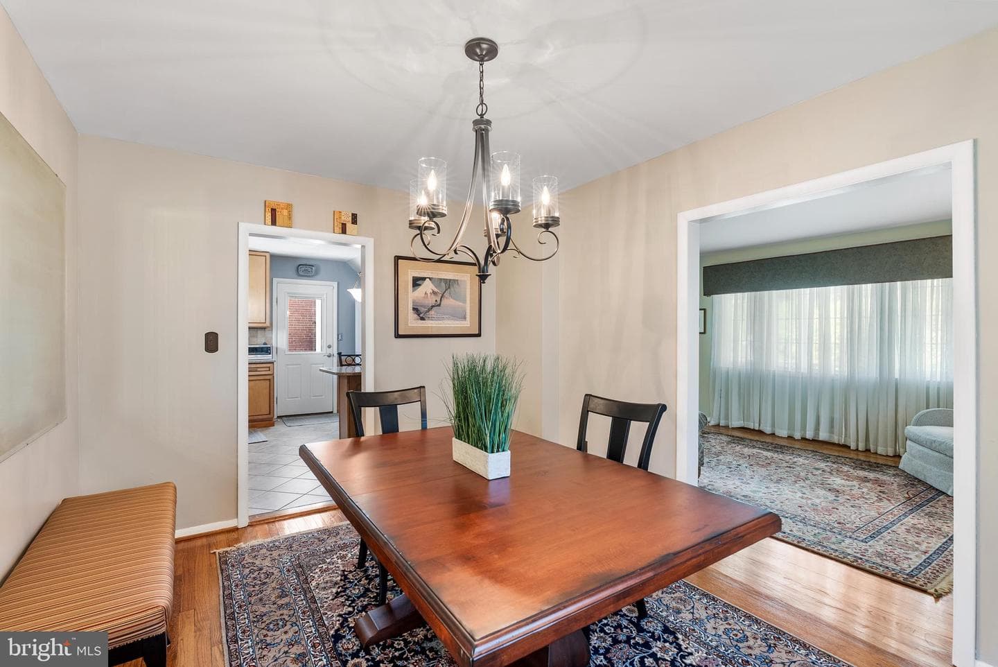 907 Arran Road photo 3