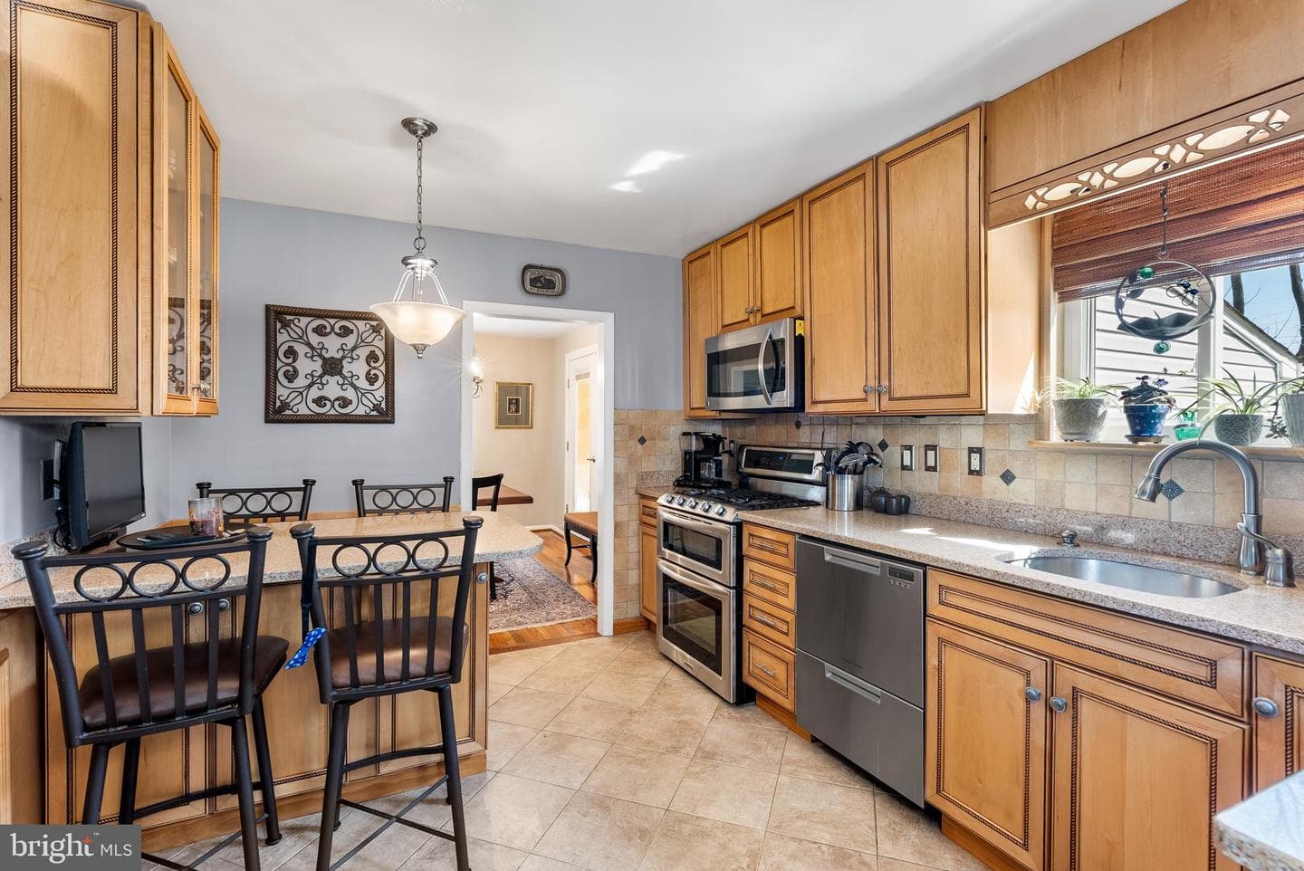 907 Arran Road photo 4