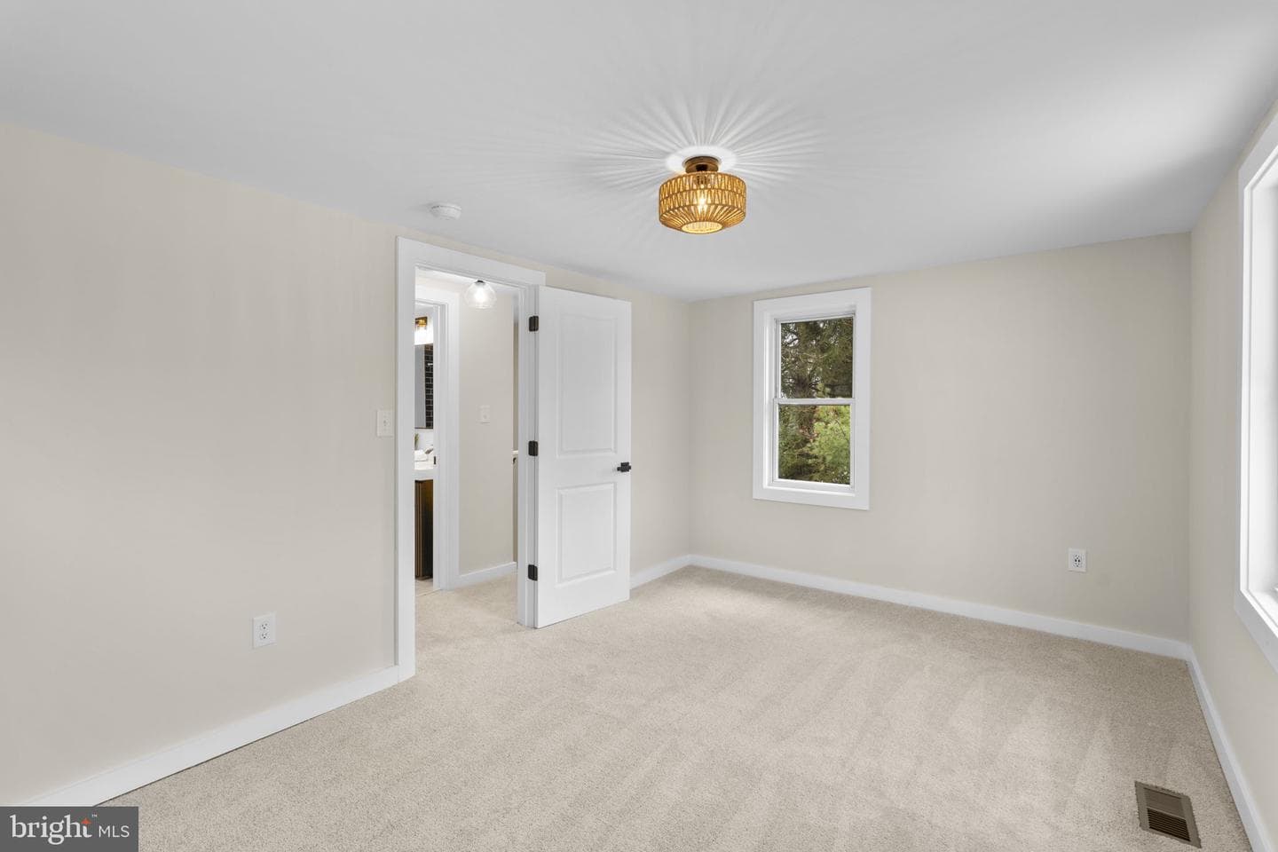 10 Kingston Park photo 23