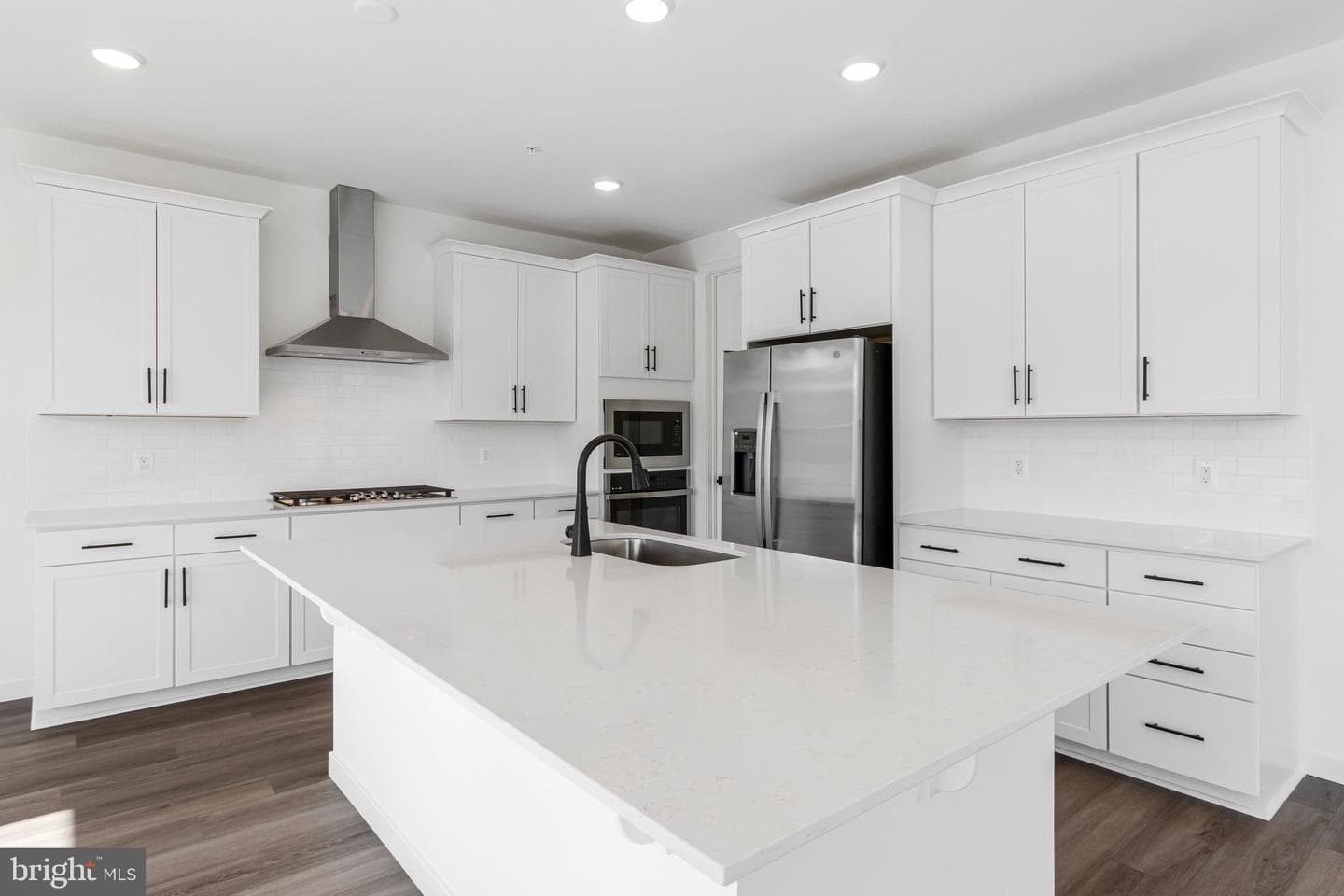 917 Honeyflower Drive photo 12