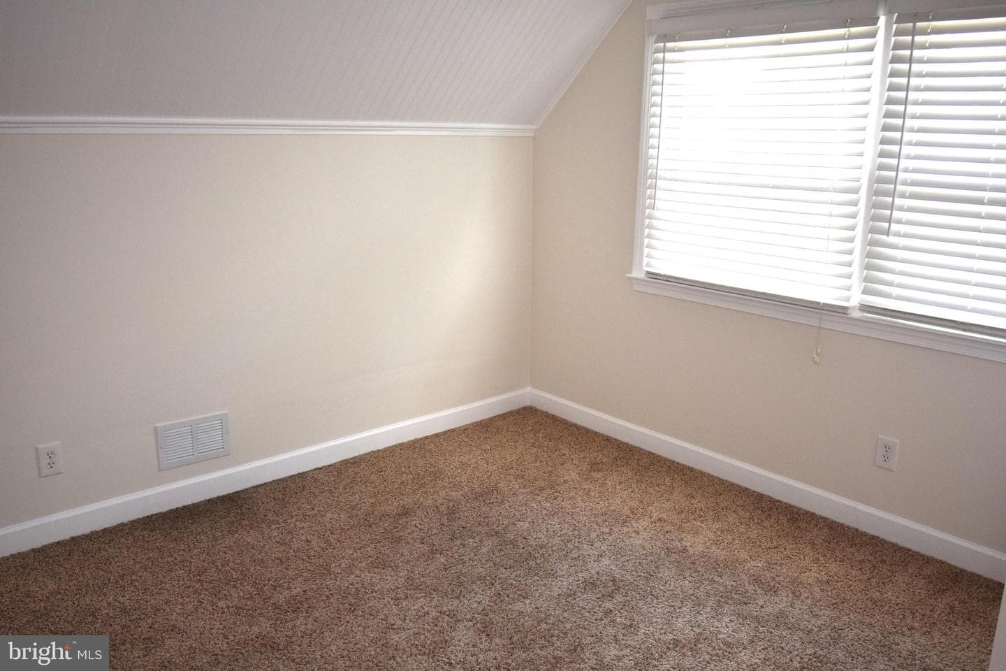 1354 Sudvale Road photo 12