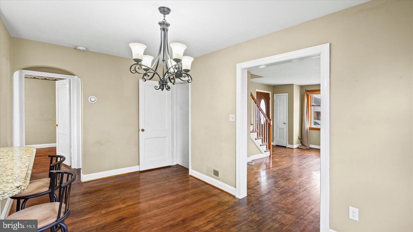 1821 Weyburn Road photo 14