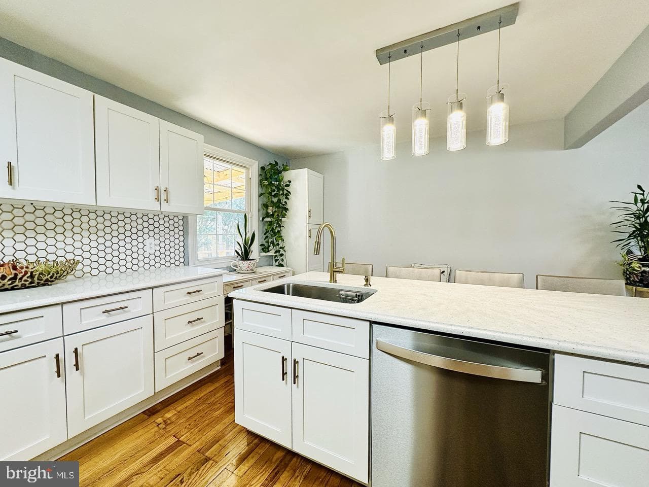 605 Zell Court photo 4