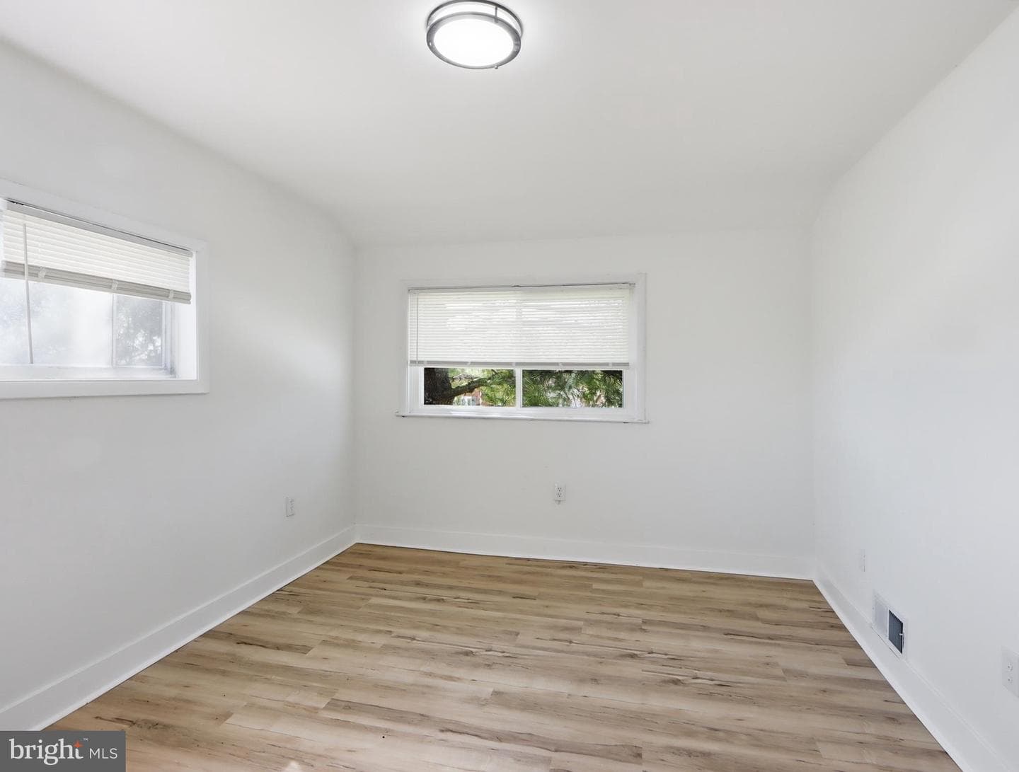 8653 Hoerner Avenue photo 23