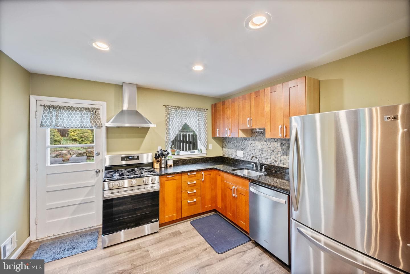 1311 Glenmont Road photo 11