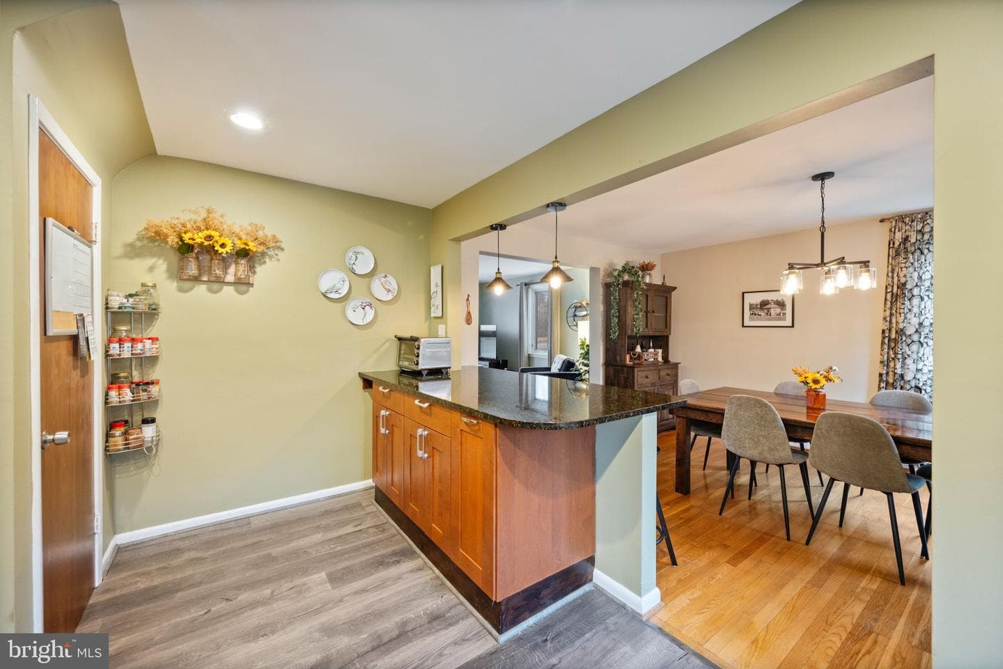 1311 Glenmont Road photo 12